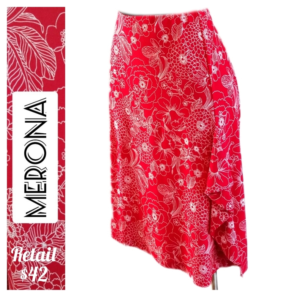 Red and white Hawaiian floral skirt size small, Retail $42